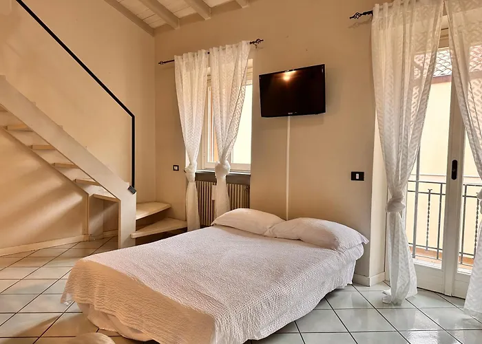 Апартаменти Storico Su 2 Livelli Vista Canale Бергамо