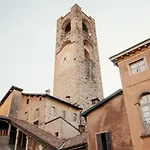 Storico Su 2 Livelli 아파트 *